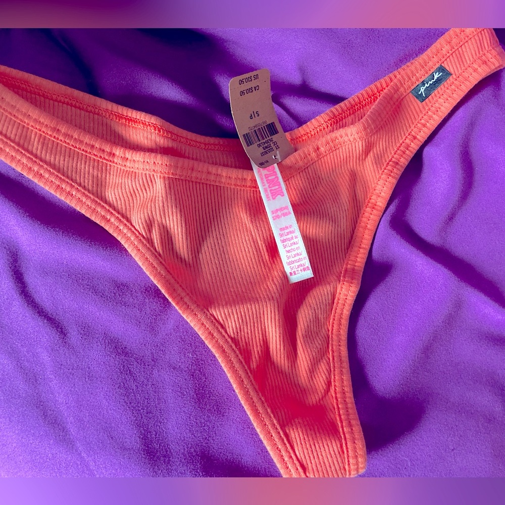 NWT ❤️ PINK VS 2 pack thong cotton S